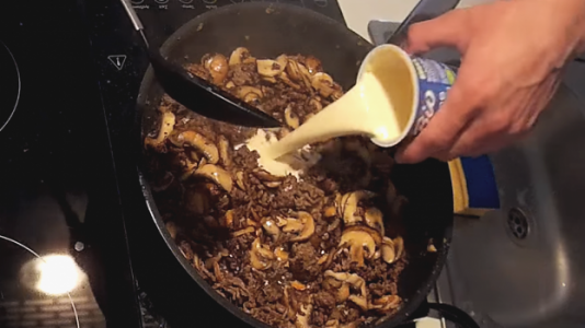 Ground Beef With Mushrooms And Cream - KetoKookin'