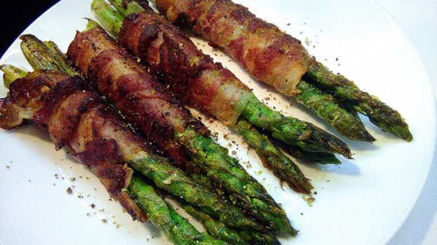 Bacon Wrapped Green Asparagus - Recipe - KetoKookin'